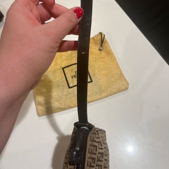 Adorable vintage mini Fendi Zucca Zucchino bag - Picture 10 of 17